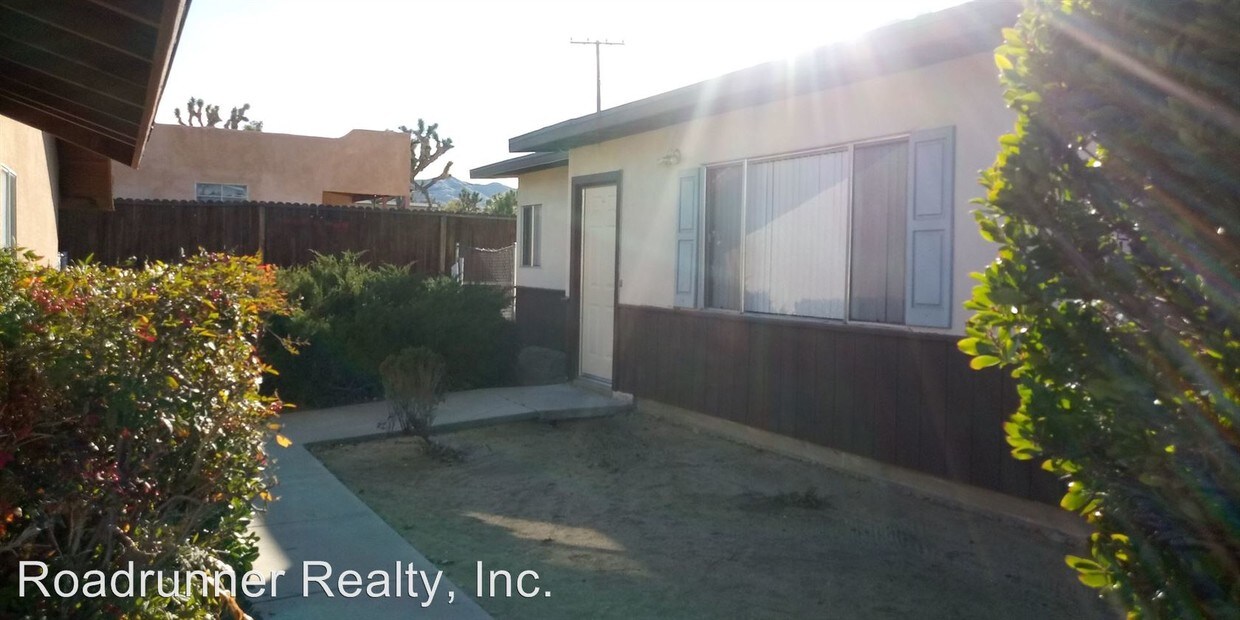Primary Photo - 7386 Condalia Ave