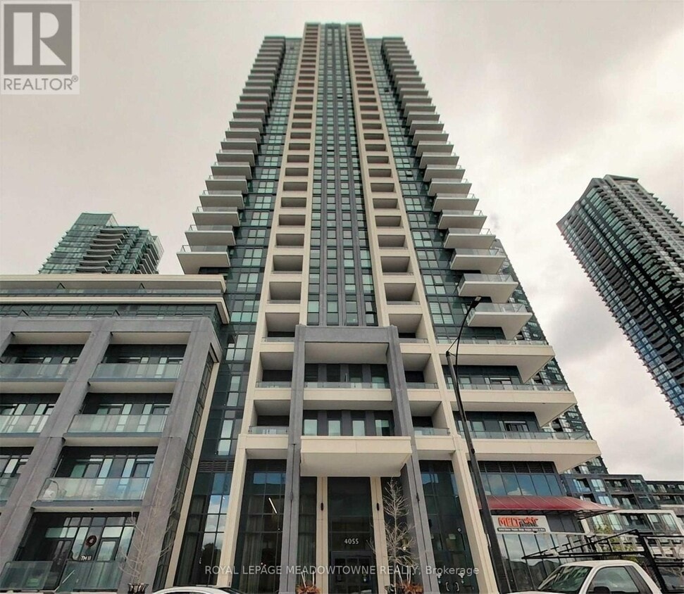 Photo principale - 4055-4055 Parkside Village Dr