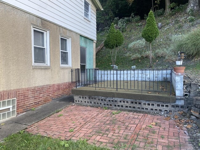 Building Photo - 310 Beaver St