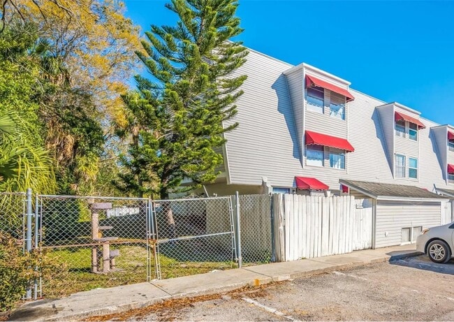 Building Photo - 7339 Jackson Springs Rd