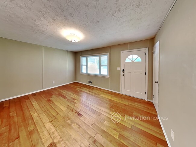 Building Photo - 1389 Angus Trail SW