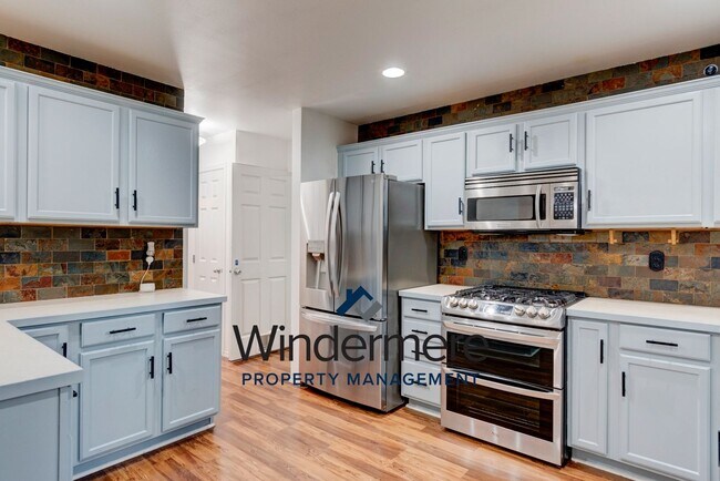 Foto del edificio - 3 bedroom 2.5 bathroom with office
