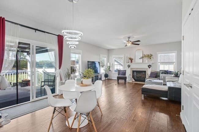 Building Photo - 9366 Alder Dr