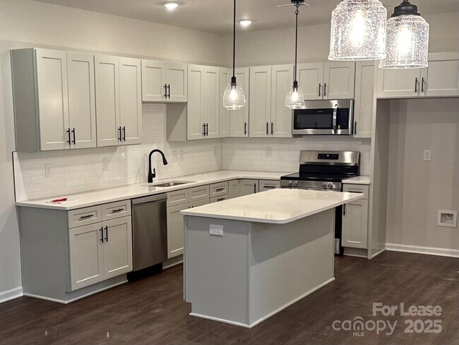 Foto del edificio - 9717 Misenheimer Rd