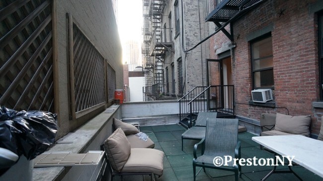 Foto del edificio - 322 E 34th St