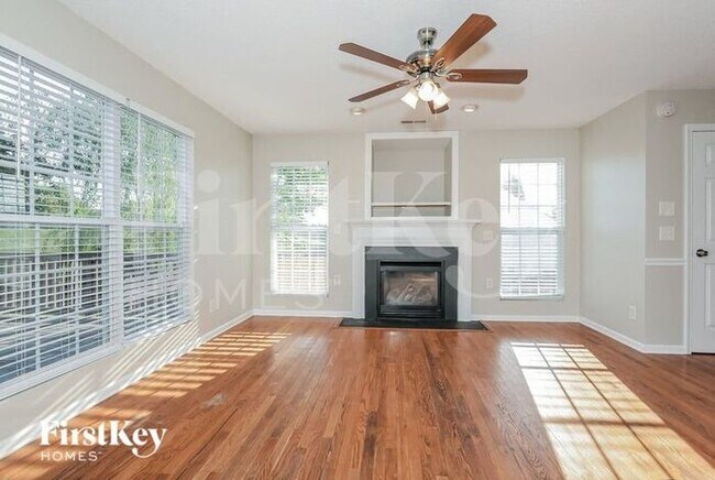 Foto del edificio - 1265 Silverstone Ct