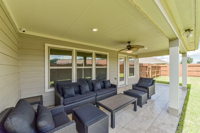 Building Photo - 25546 Kensington Lk Dr