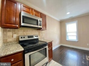 Building Photo - 1729 Fontain St