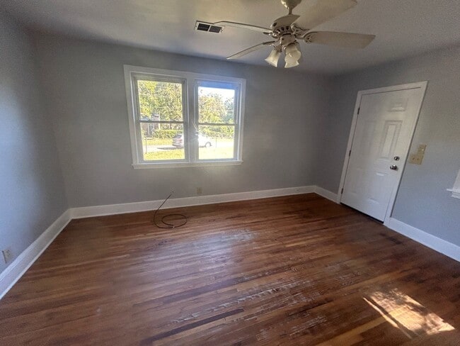 Building Photo - 9 Kolob St