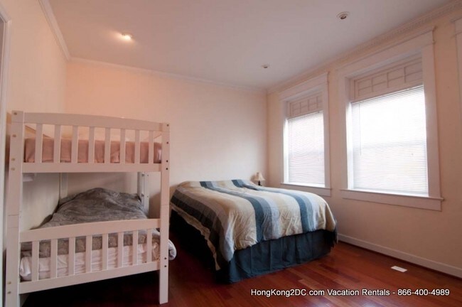 Foto del edificio - 1438 Park Rd NW
