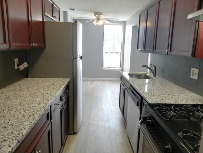 Foto del edificio - 16G Shrewsbury Green Dr