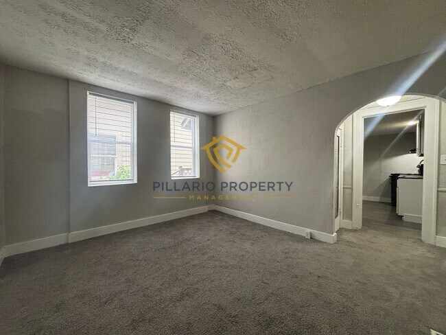 Foto del edificio - 229-231 N Jefferson Ave