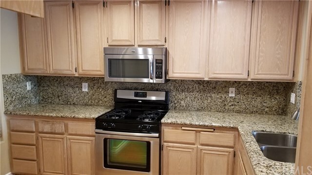 Building Photo - 415 Townsquare Ln