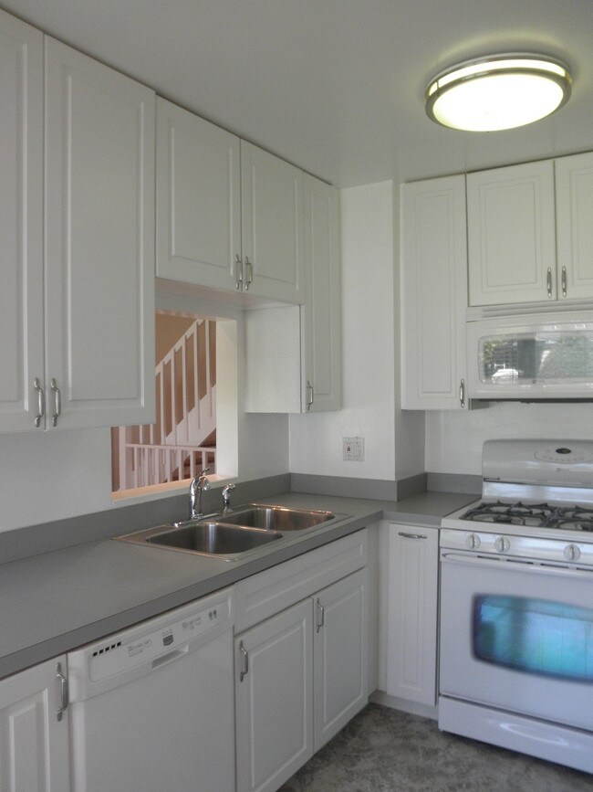 620 Inverrary Ln, Deerfield, IL 60015 Townhome Rentals in Deerfield IL