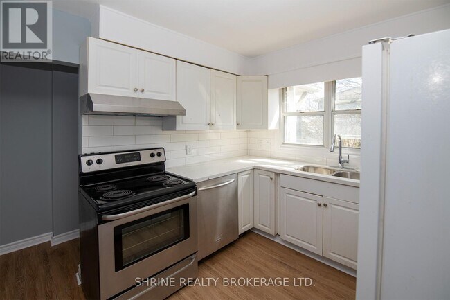 Building Photo - 32 Wistow St