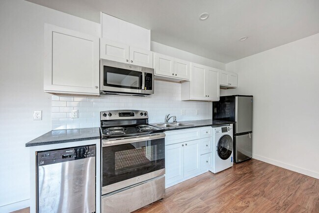 Building Photo - 306 E 30th St