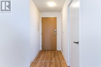 Building Photo - 1 Quarrington Ln