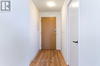 Building Photo - 1 Quarrington Ln