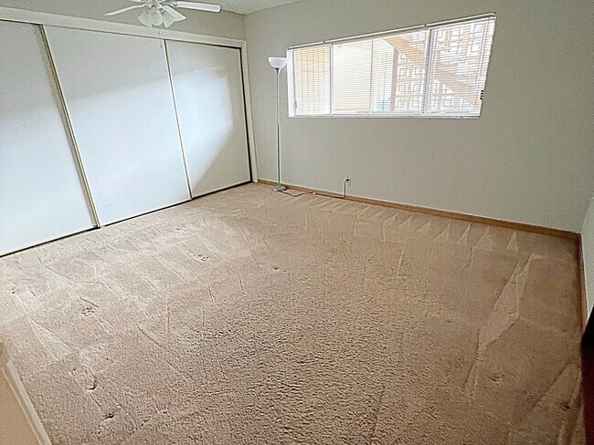 Foto del edificio - 2 Bedroom Townhome in Las Vegas