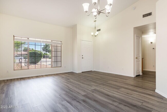Building Photo - 6628 W Acapulco Ln