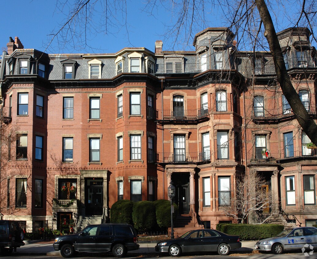 Primary Photo - 127 Commonwealth Ave