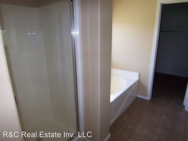Foto del edificio - 4 br, 2.5 bath House - 2512 W. Romley Rd. 001
