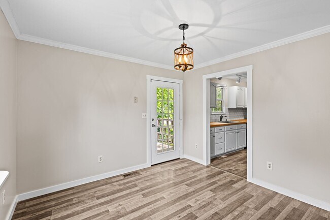Building Photo - 3 Bedroom 3 Bath Home For Rent In Knoxvill...