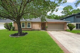 Building Photo - 16906 Rolling Acres Dr
