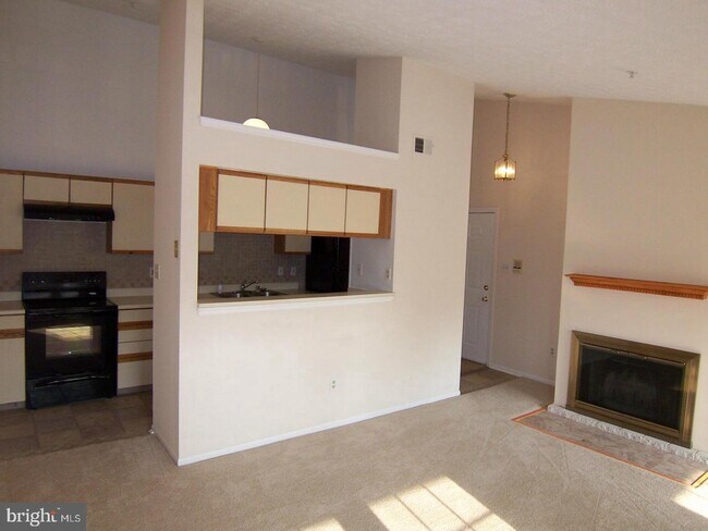 Building Photo - 904 Swallow Crest Ct