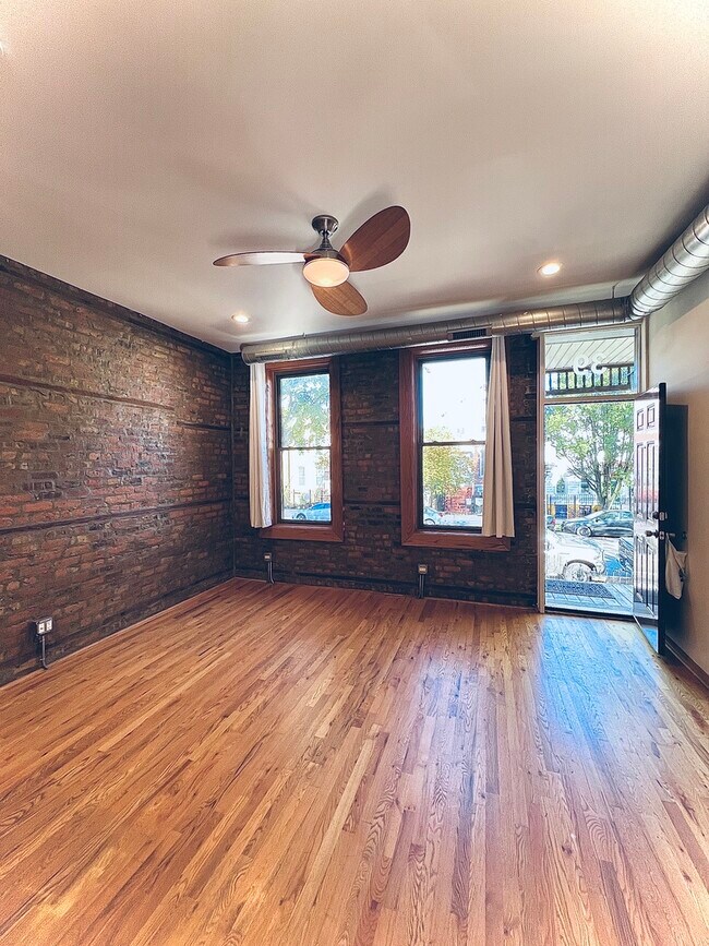 Foto del edificio - 1639 W 21st Pl