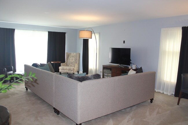 Foto del edificio - 3619 Bernay Dr