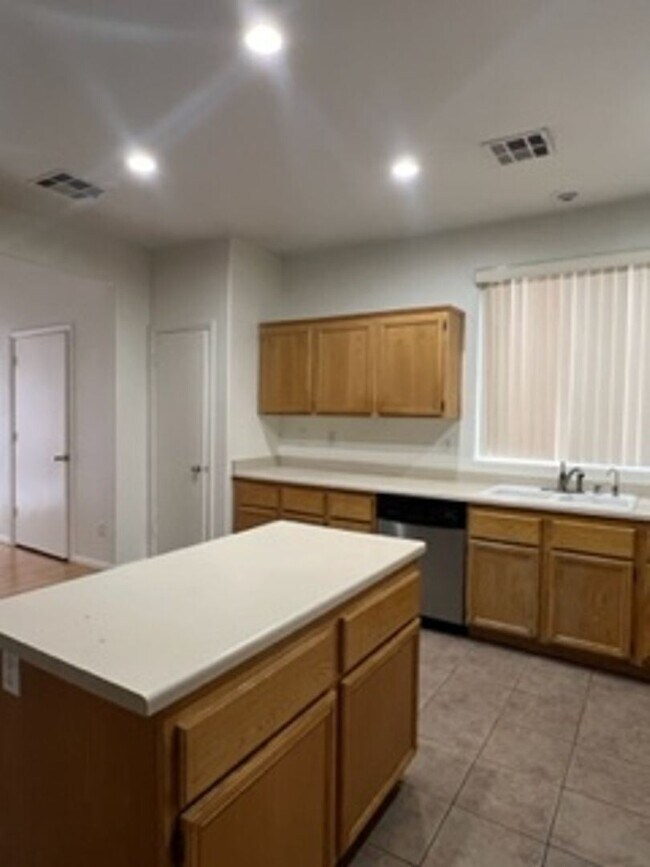 Building Photo - 4 br, 3 bath House - 8517 LAST POINT AVE