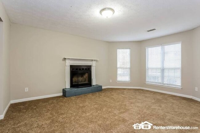 Building Photo - Traditional home convenient to I20 or 285 ...