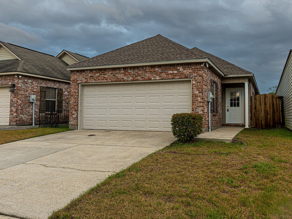 Primary Photo - 15022 Rimrock Ct
