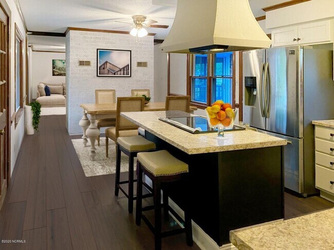 Foto del edificio - 213 Shoreline Dr