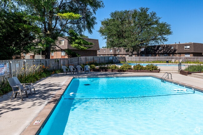 Quinielas - Normandy Terrace Apartments