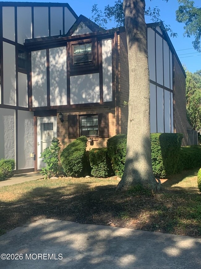 Building Photo - 63 Apple Dr