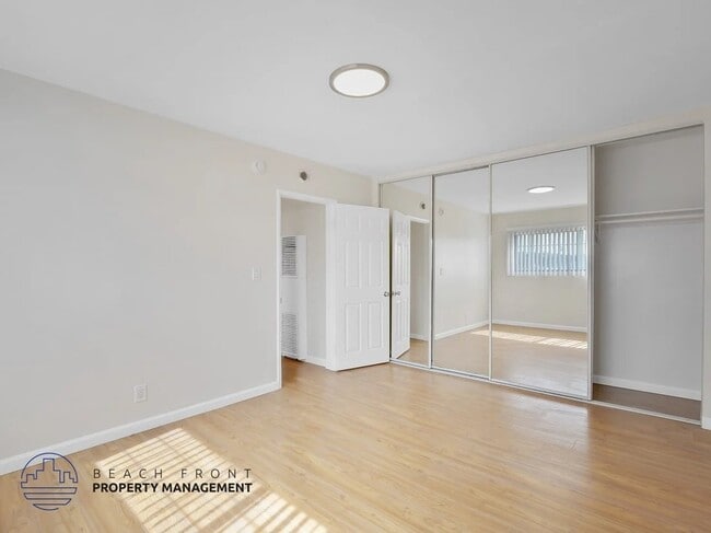Foto del edificio - 8306 W Manchester Ave