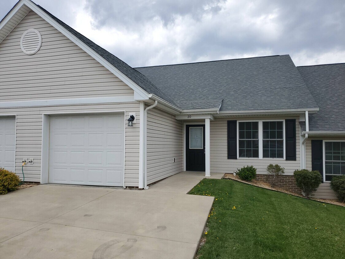 20 Paige Dr, Staunton, VA 24401 Townhome Rentals in Staunton VA