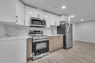 Building Photo - 3233 Magpie Link NW