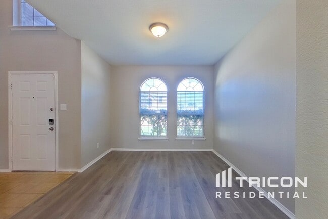 Building Photo - 1085 Harriman Dr