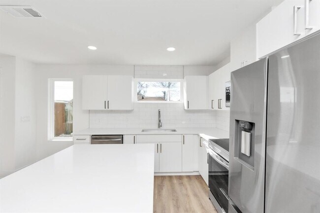 Foto del edificio - 7604 De Priest St