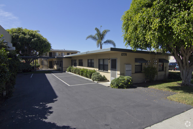 Building Photo - 2775 Roosevelt St