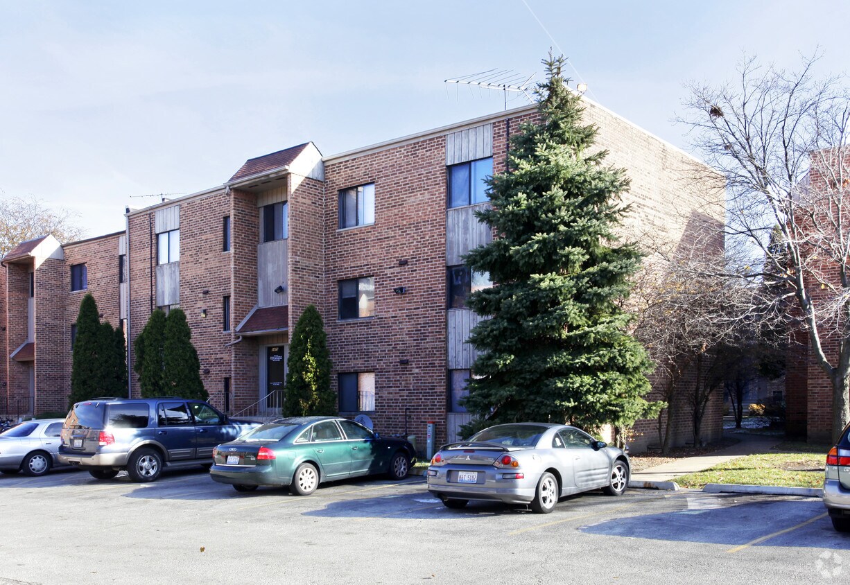 Primary Photo - 1475 E Ports O Call Dr