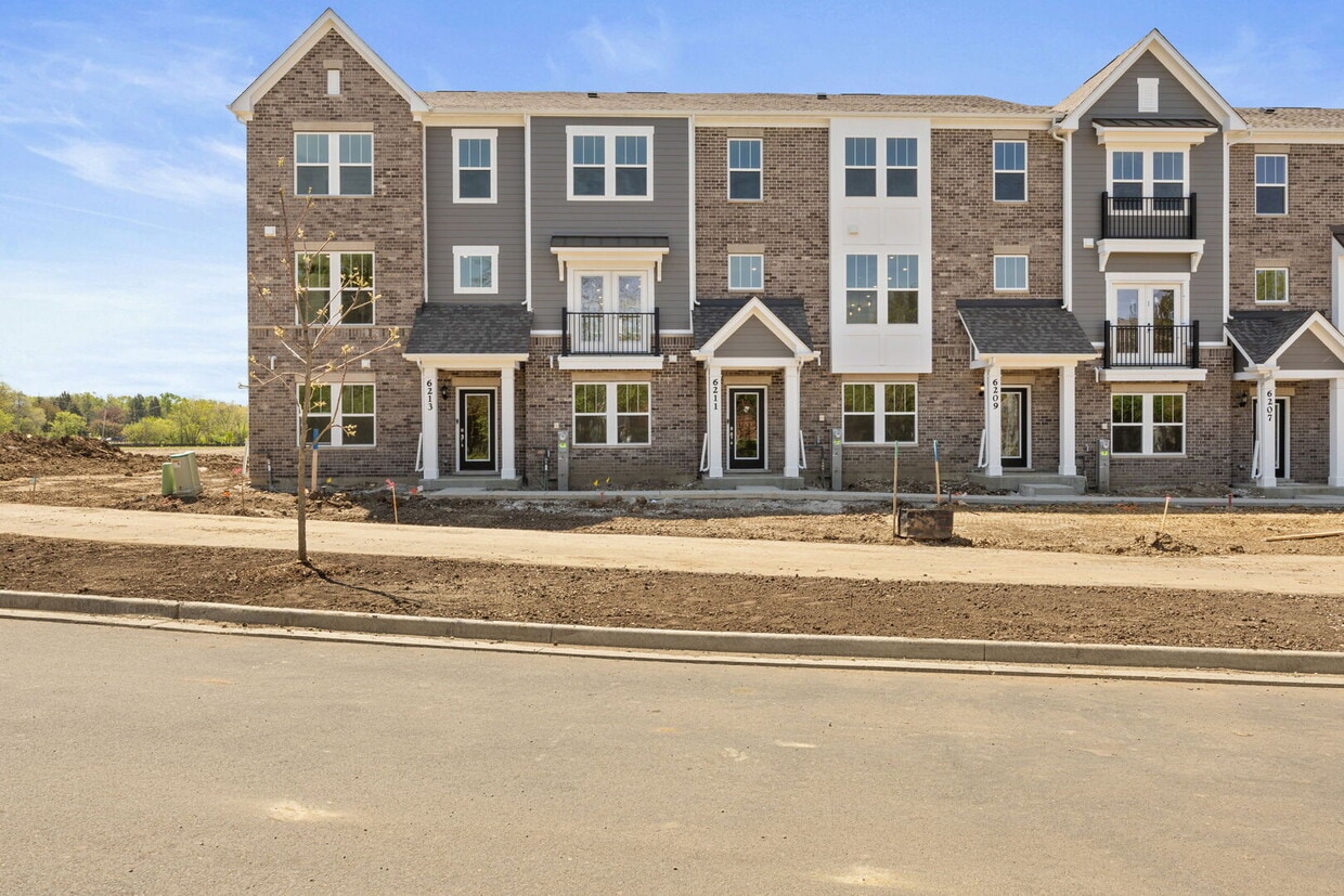 Primary Photo - 6213 Sandbelt Dr