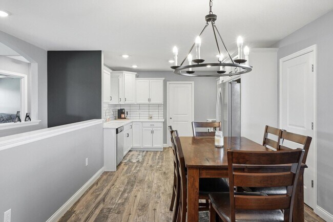 Foto del edificio - 4190 Posey Ln