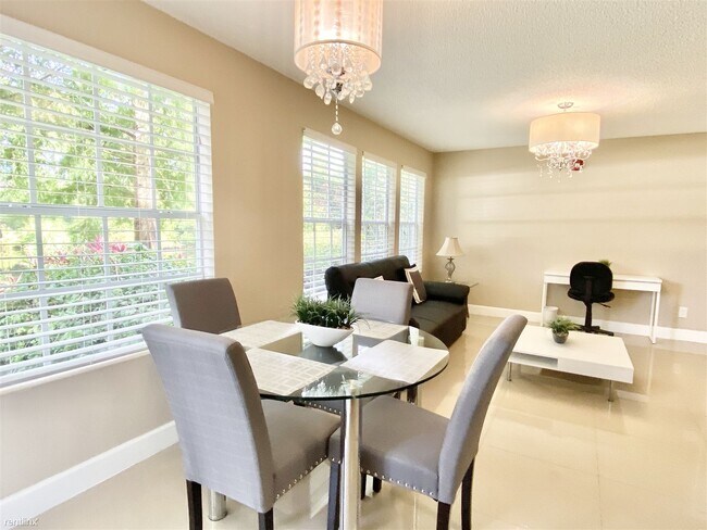 Foto del edificio - 2 br, 2 bath Condo - 11520 Westwood Blvd # 12