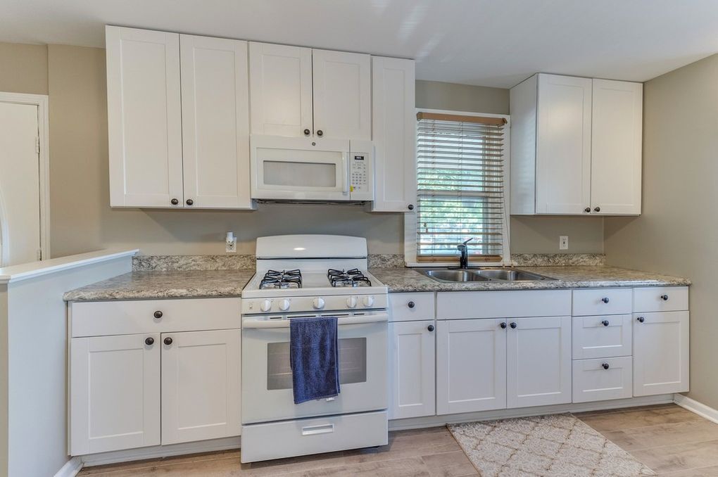 kitchen - 229 N Ellsworth St