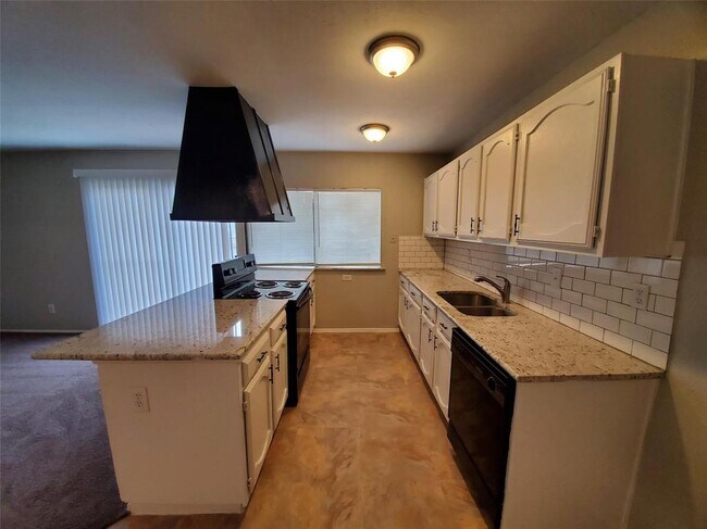 Foto del edificio - 8402 Woodside Rd