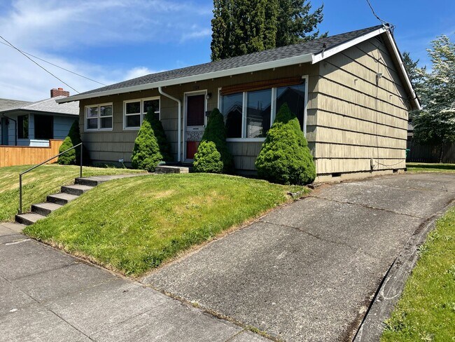 Building Photo - Lovely Arbor Lodge 3-Bedroom Home with Spa...